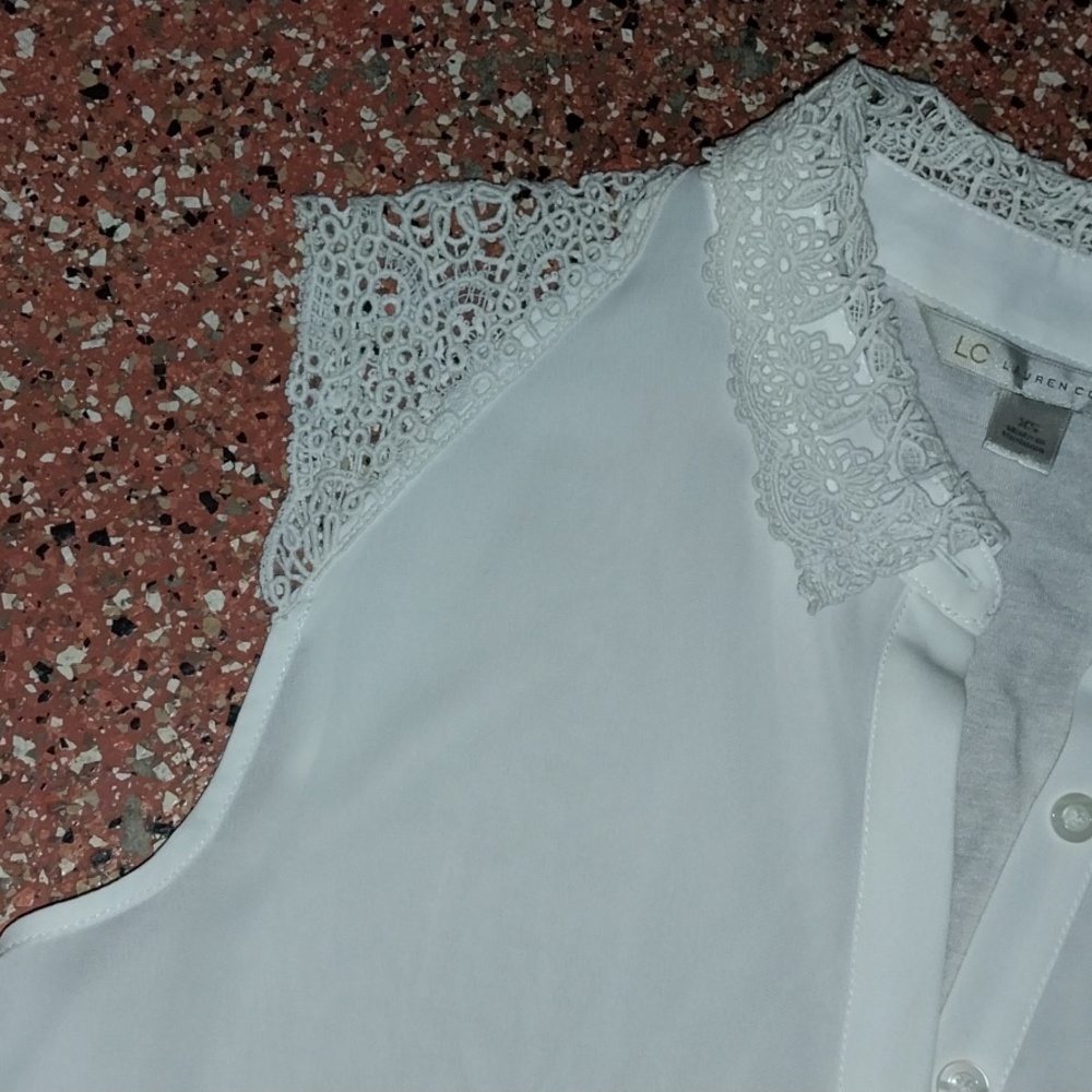 Lauren Conrad XS white, sheer, high-low blouse - Picture 4 of 4